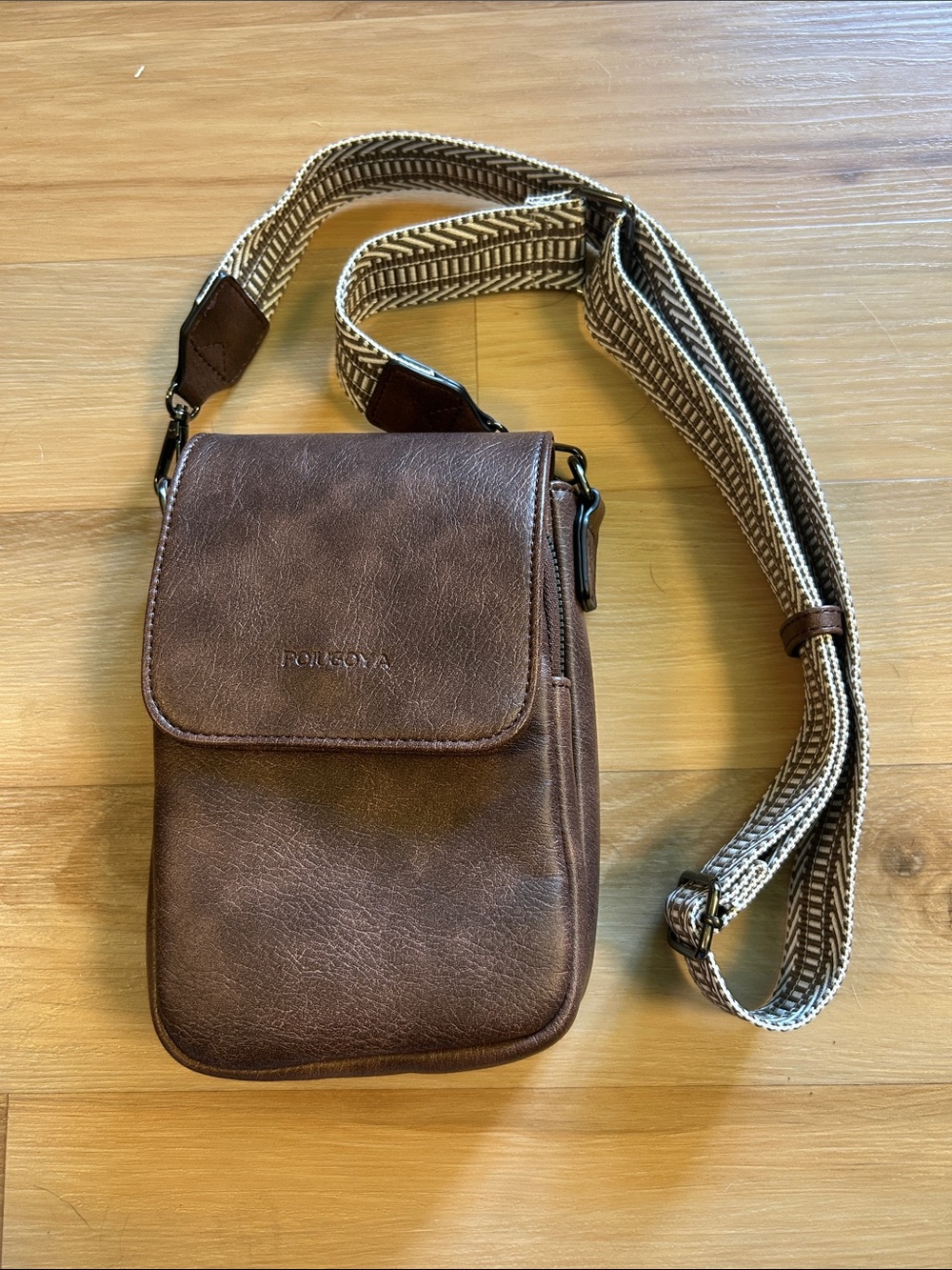 Brown Leather Crossbody Bag with Patterned Strap